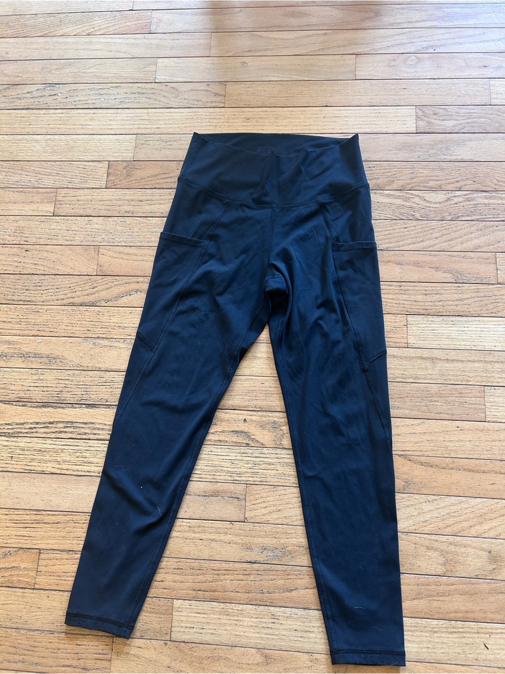 Fleo Black High-Waist Leggings with Side Pockets